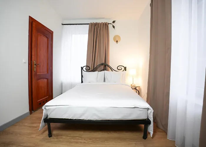 Admiral Bed & Breakfast 3*